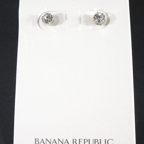 Banana Republic Silver Crystal Arrow and Solitaire Stud Earrings Set 2 NWT 38 29 - Picture 5 of 13